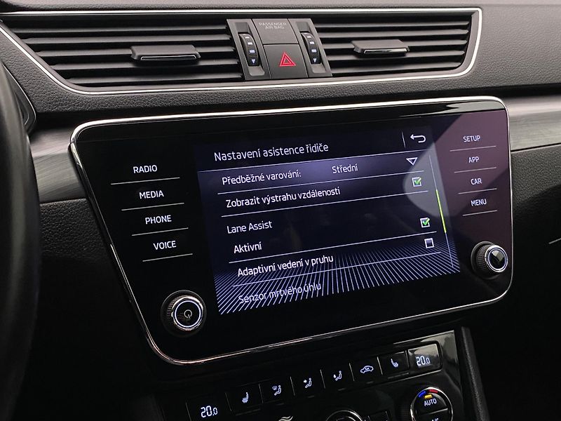 Škoda Superb 2.0TDI 140kW STYLE 4x4 DSG CZ - fotka 46 z 52