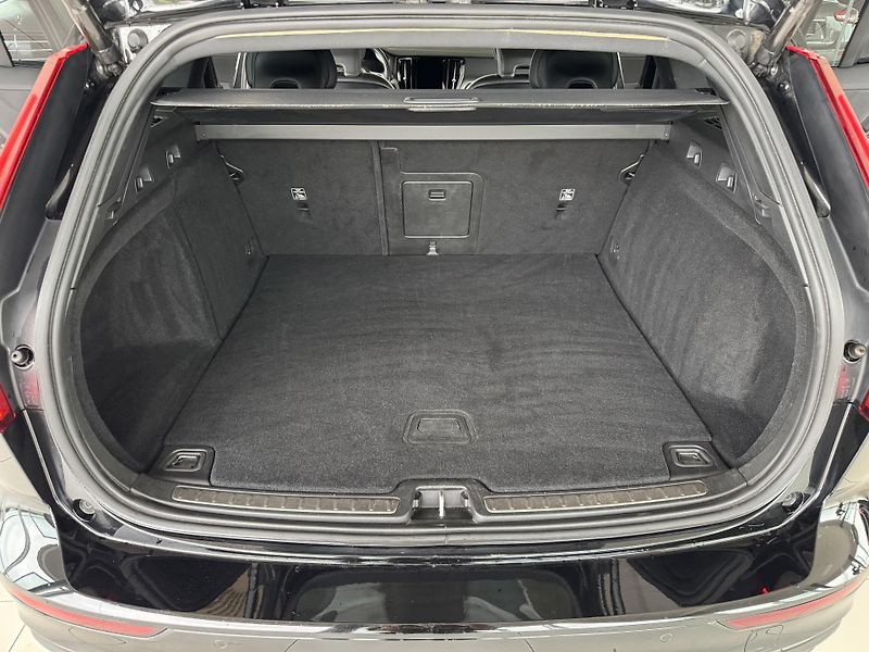 Volvo V60 D3 AUT*110kW*LED*KeyLess*DPH - fotka 31 z 34