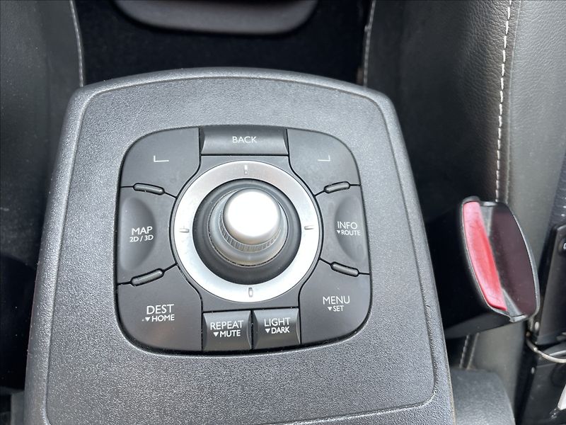 Renault Grand Scénic 1,2 TCe 97kw BOSE, GPS, odp. D - fotka 25 z 37