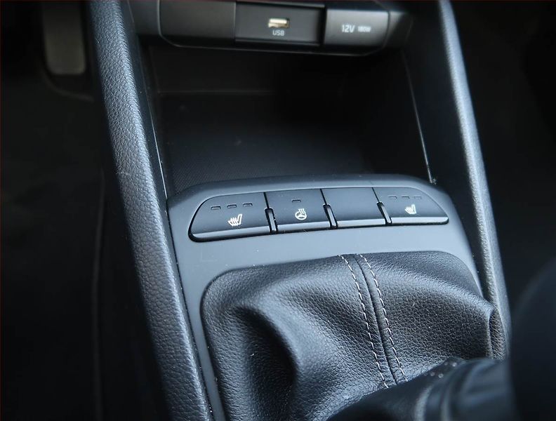 Kia Stonic (2024) 1.2 DPI, Serv.kniha, Navi - fotka 18 z 19