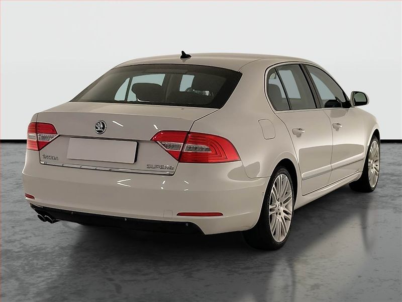 Škoda Superb (2015) Elegance 2.0 TDI, Tempomat - fotka 5 z 26