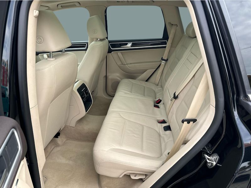 Volkswagen Touareg 3.0TDi V6 193kW R-line 4MOTTIO - fotka 12 z 25