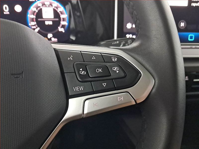 Volkswagen Golf (2025) Life 1.5 TSI - fotka 17 z 18