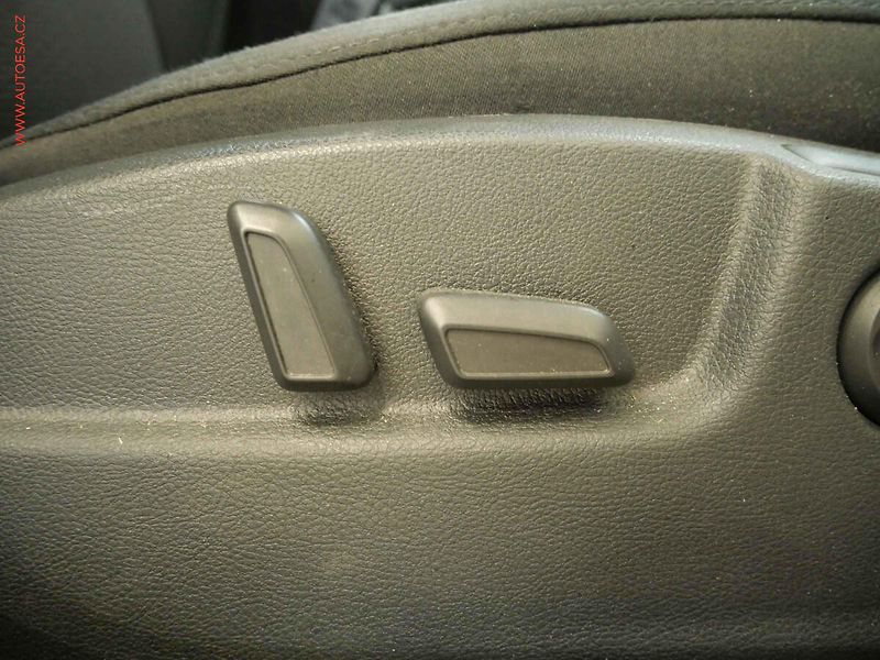 Škoda Superb (2009) 2.0 TDi, ČR, Xenon, AC - fotka 13 z 23