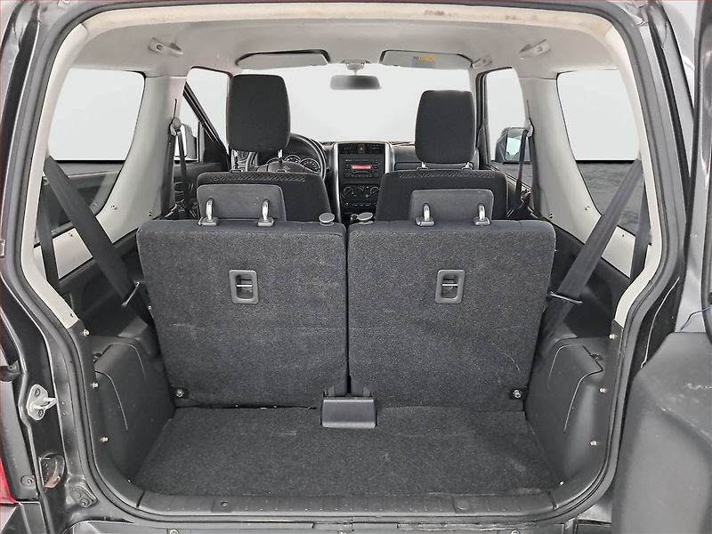 Suzuki Jimny (2015) 1.3 16V, 4X4 - fotka 14 z 16