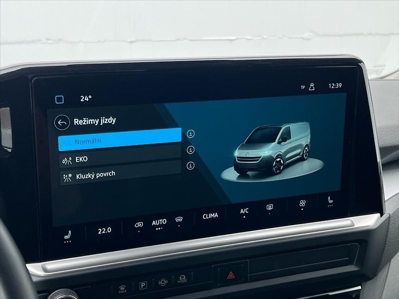Volkswagen Caravelle 2,0 TDi 110kW LIFE 8míst  T7 - fotka 24 z 25