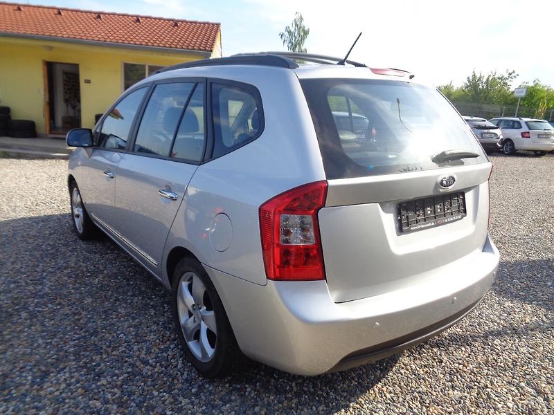 Kia Carens 2,0 - fotka 6 z 20