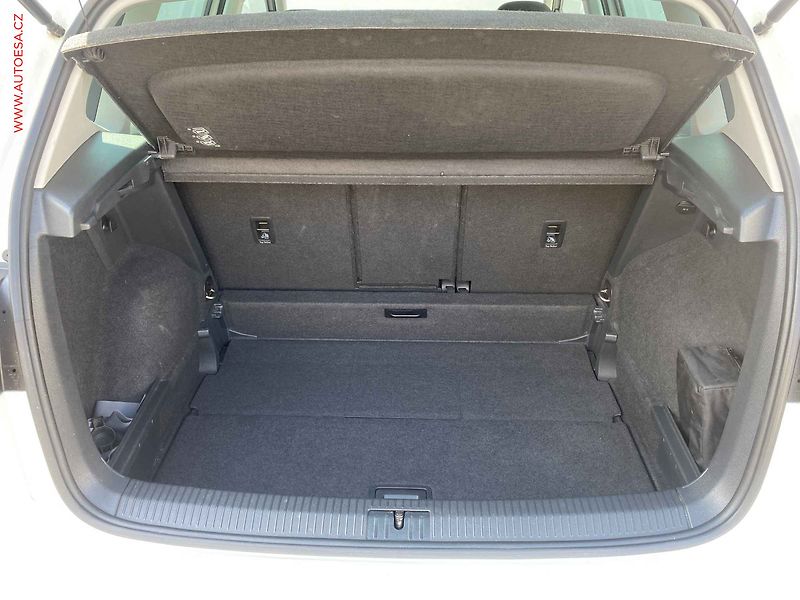 Volkswagen Golf Sportsvan (2015) 1.2 TSi, Lounge, STK6/28 - fotka 7 z 17