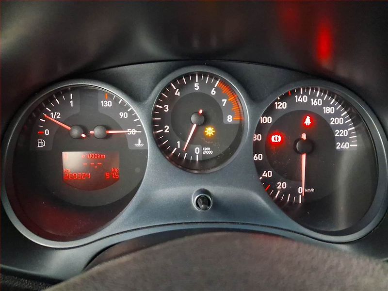Seat Leon (2008) 1.4 TSI, nová STK - fotka 11 z 15