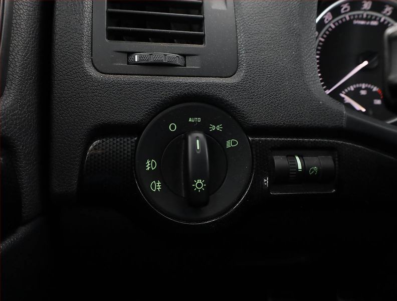 Škoda Octavia (2012) RS 2.0 TDI, Serv.kniha, Navi - fotka 13 z 17
