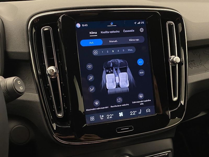 Volvo XC40 PURE ELECTRIC RECHARGE PLUS CZ - fotka 35 z 52