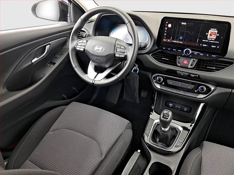 Hyundai i30 (2025) 1.0 T-GDI, COMFORT, DPH - fotka 7 z 19