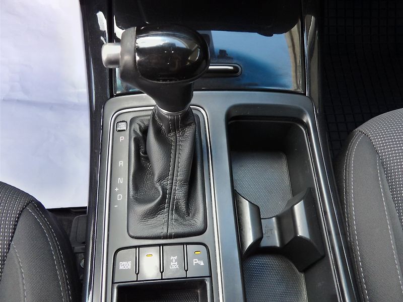 Kia Sorento 2.2CRDi Comfort Tažné ČR DPH - fotka 11 z 31