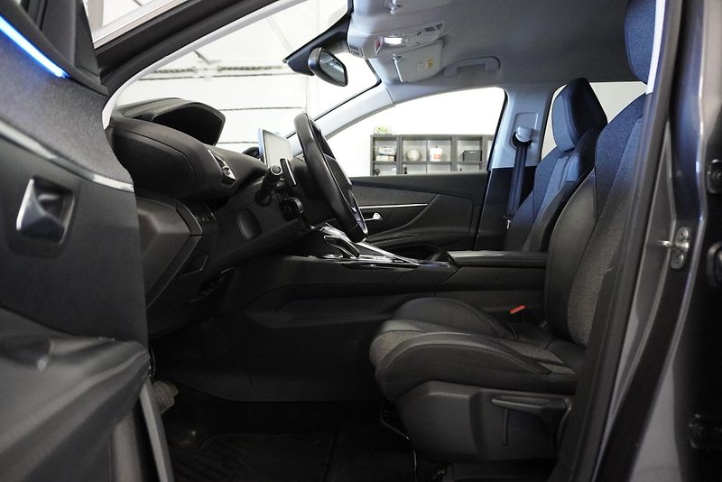 Peugeot 5008 1.6 E-THP ALLURE AUT. - fotka 12 z 32