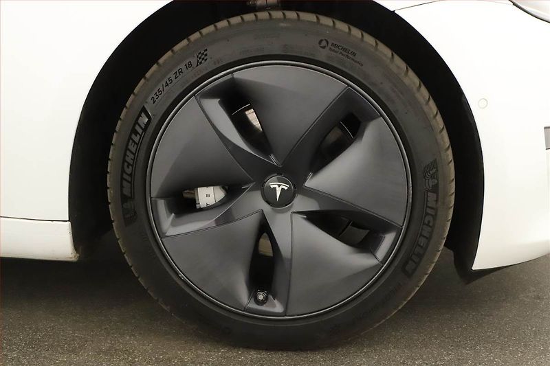 Tesla Model 3 (2020) Long Range 4WD 78kWh, SoH 83% - fotka 19 z 19