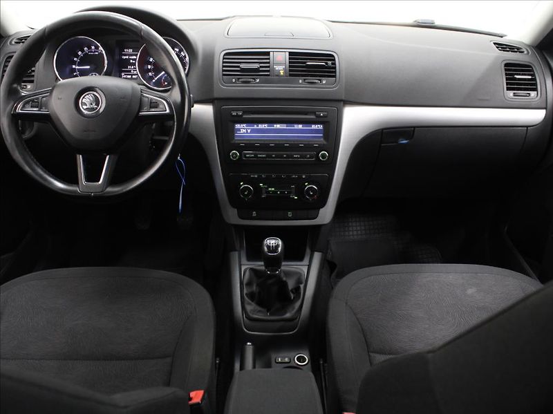 Škoda Yeti 2,0 TDi 81kW MT STK 2028 - fotka 8 z 21