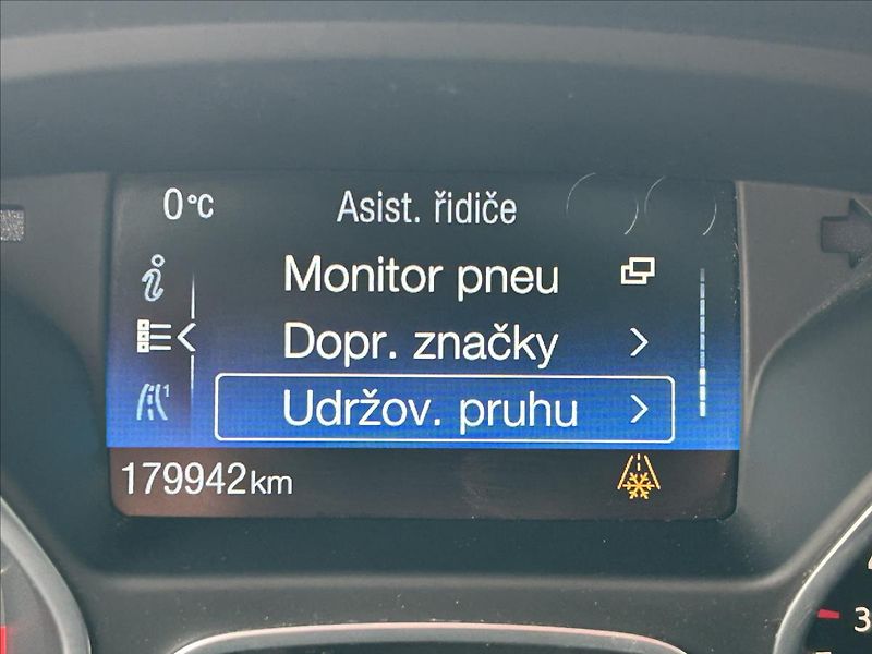 Ford Focus 1,5 TDCi 88kW,Xenon,Navi,Výhře - fotka 24 z 38
