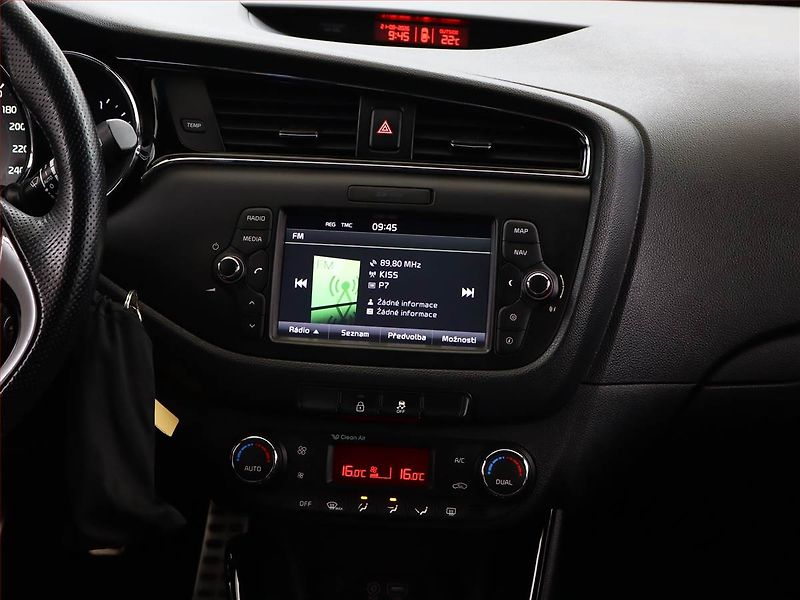 Kia Ceed (2015) GT Line 1.6 CRDi, Navi - fotka 10 z 17