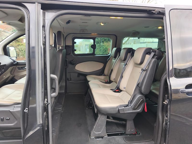 Ford Tourneo Custom (2016) 2:2TDCI-116KW-9 MÍST - fotka 18 z 28