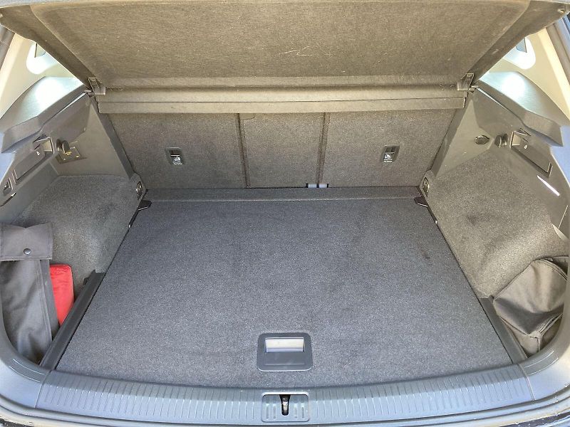 Volkswagen Tiguan (2021) 2.0 TDI 4Motion DSG Life - fotka 29 z 34