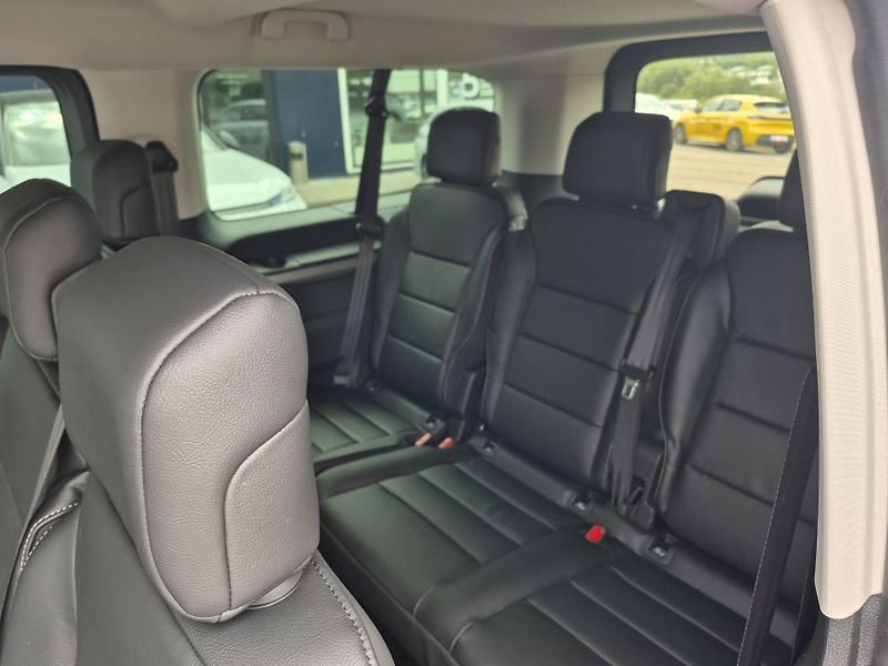 Peugeot Traveller (2026) Allure L3 2.2BlueHDi 180k EAT8 - fotka 13 z 30