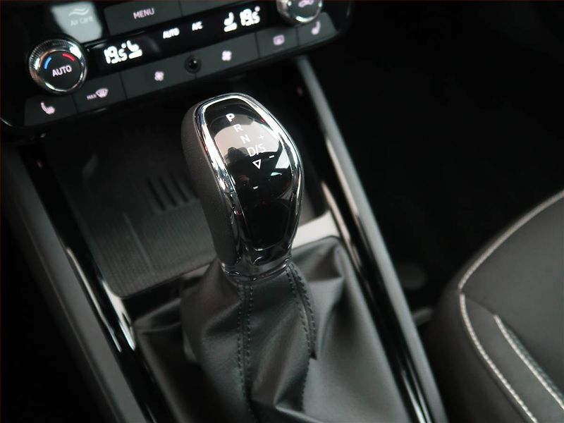 Škoda Kamiq (2024) 1.0 TSI - fotka 13 z 23