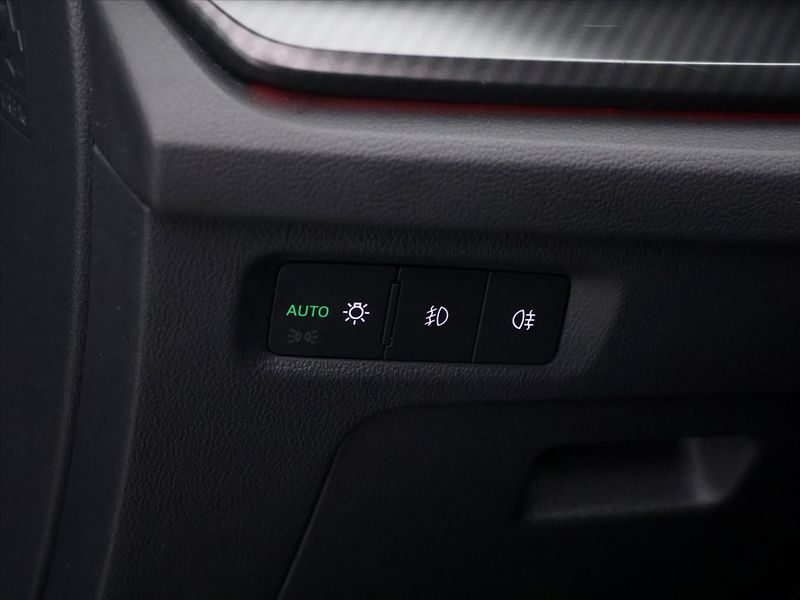 Škoda Octavia RS 2,0 TDI  147kW DSG 1.Maj. D - fotka 18 z 45