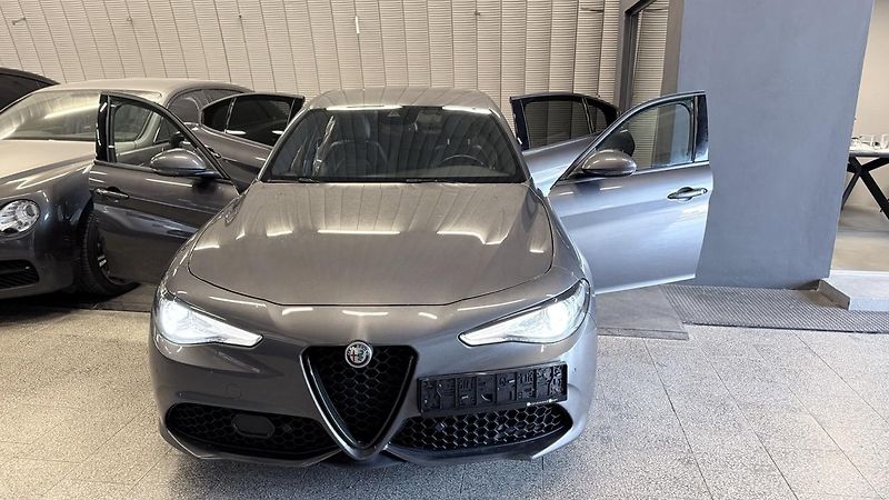 Alfa Romeo Giulia (2023) 2.2D,SPRINT,AT8,ZÁRUKA - fotka 13 z 56