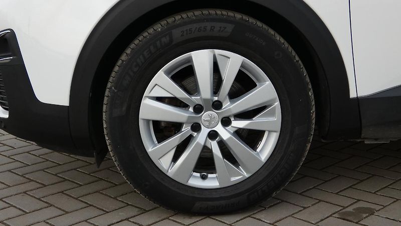 Peugeot 5008 1.2 PureTech Active 7 míst - fotka 23 z 24