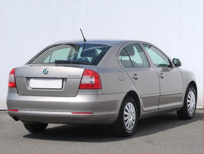 Škoda Octavia (2011) Ambition 1.2 TSI, Serv.kniha - fotka 5 z 16