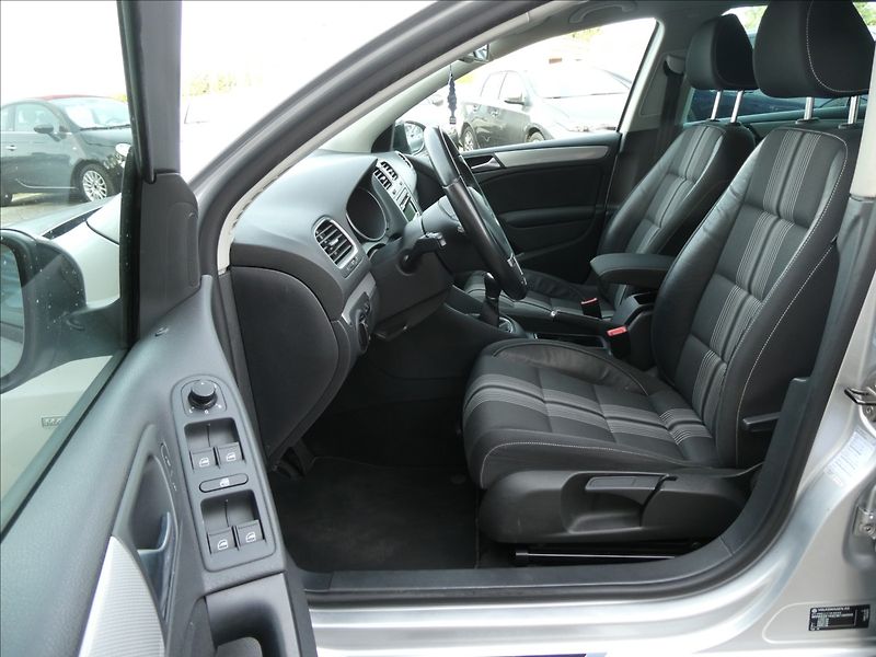 Volkswagen Golf 1,2 TSi 77kW MATCH serviska - fotka 17 z 45