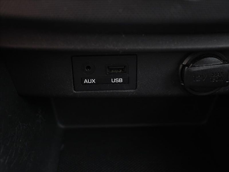 Hyundai i10 1,0 i 48kW 1.maj.ČR  86tkm. - fotka 11 z 15
