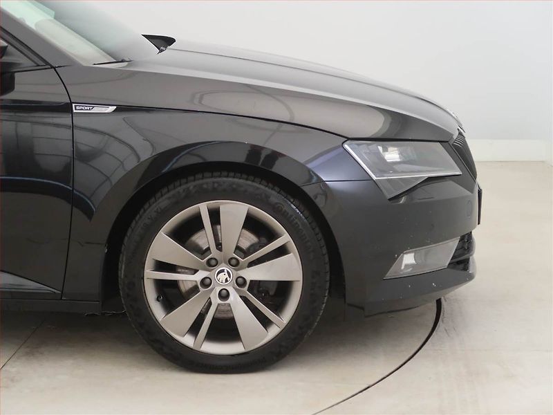 Škoda Superb (2018) Sportline 2.0 TDI, Serv.kniha - fotka 15 z 18