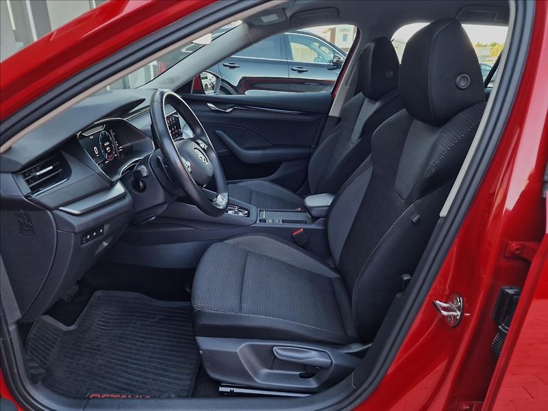 Škoda Octavia 2.0TDI DSG Ambition,ČR,1.Maj. - fotka 19 z 50