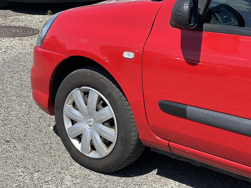 Renault Clio 1.2i 43kw ABS KLIMATIZACE - fotka 27 z 29