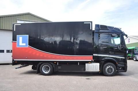 Mercedes-Benz Actros (2018) Autoškola EURO 6 - fotka 4 z 21