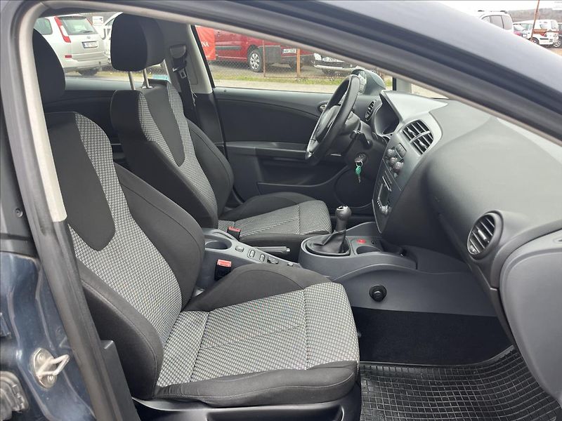 Seat Leon 1,4 MPi 63KW KLIMA ČR - fotka 11 z 30