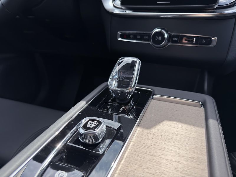 Volvo XC90 B5 AWD PLUS BRIGHT // 7M +kola - fotka 23 z 52