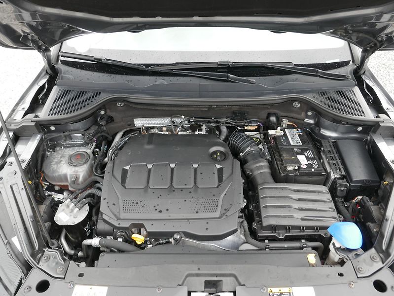 Škoda Karoq 2,0 TDI Tour 4x4 Automat DSG - fotka 5 z 35