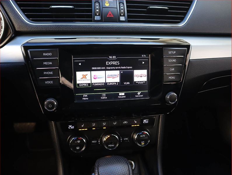 Škoda Superb (2015) 2.0 TDI, Automat, Bi-Xenony - fotka 12 z 20