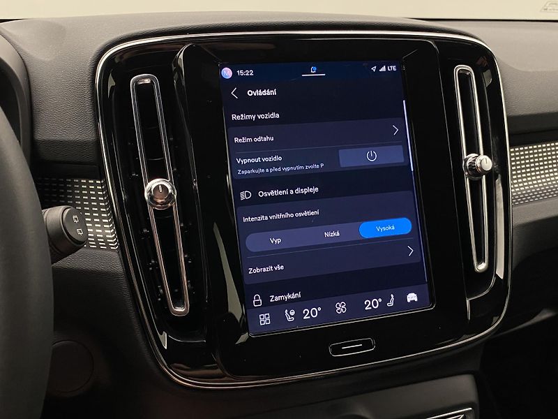 Volvo XC40 PURE ELECTRIC RECHARGE PLUS - fotka 42 z 51