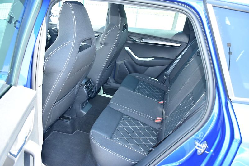 Škoda Karoq (2025) Sportline 2.0 TDI 110kW - fotka 25 z 34