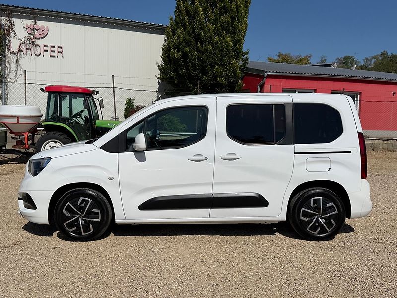 Opel Combo 1.2TURBO 81KW*TOP VÝBAVA- ZADA - fotka 2 z 33