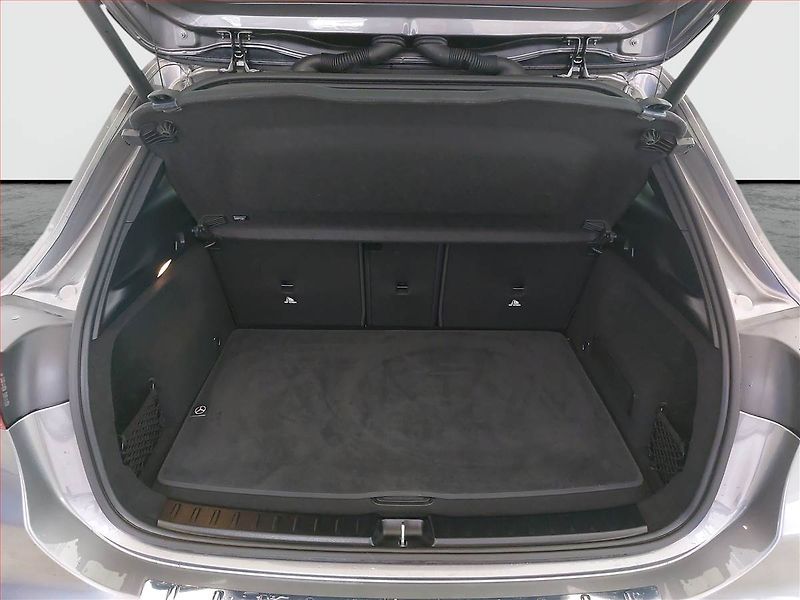 Mercedes-Benz GLA (2024) 180 - fotka 12 z 20