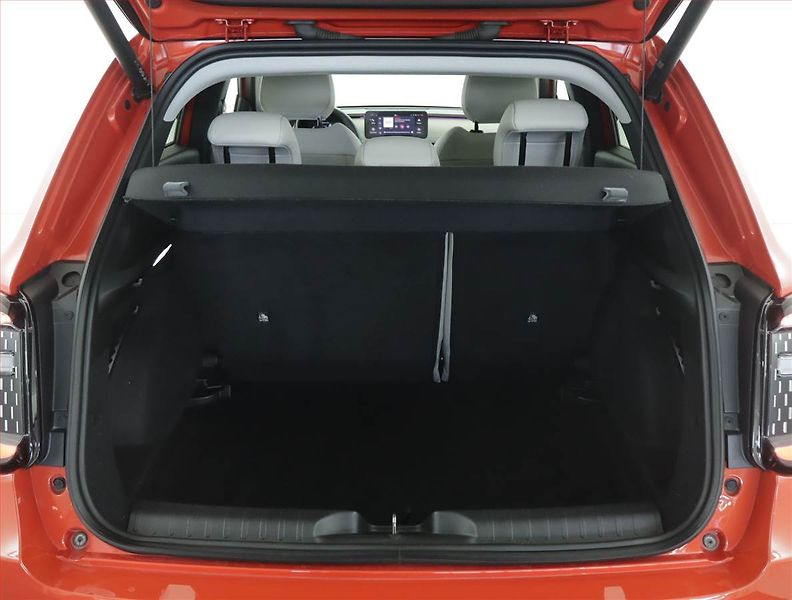 Fiat 600 (2023) 54 kWh, SoH 96% - fotka 14 z 20