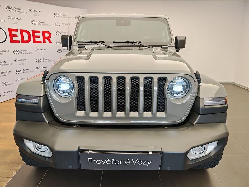 Jeep Wrangler SAHARA 2.0T 4x4 TRAIL RATED - fotka 2 z 40