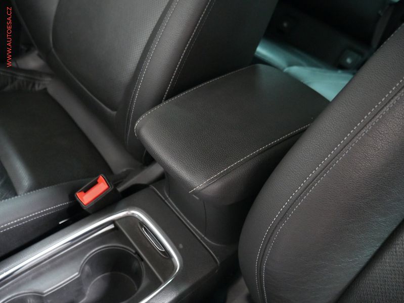 Opel Astra (2019) 1.6 CDTi, AT - fotka 21 z 23