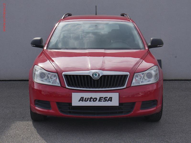 Škoda Octavia (2011) 1.2 TSi, ČR, Active, AC - fotka 2 z 18