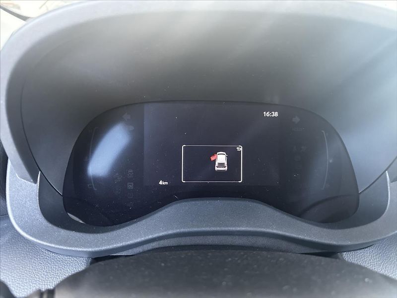 Toyota Yaris (2026) 1,5 HEV Style - fotka 9 z 13