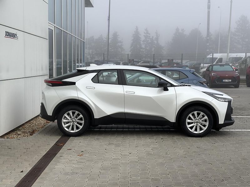 Toyota C-HR (2026) 1,8 HEV COMFORT  - fotka 13 z 14
